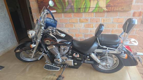 HONDA SHADOW 750 